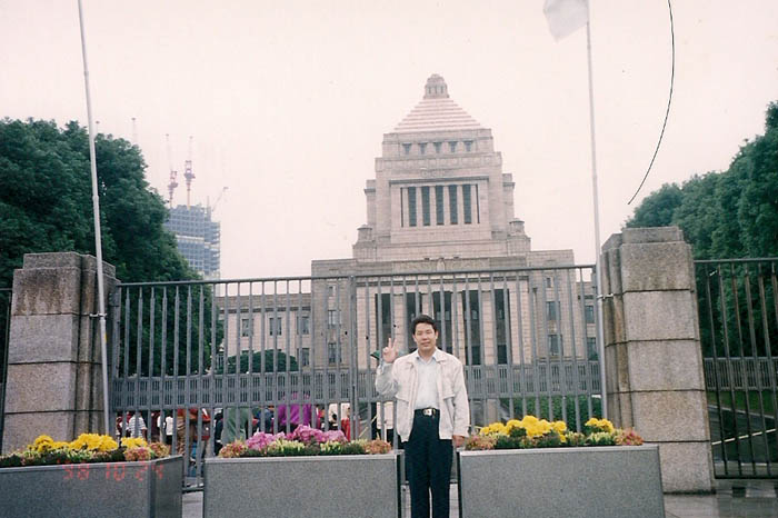 1998年在日本学习期间参观日本国会