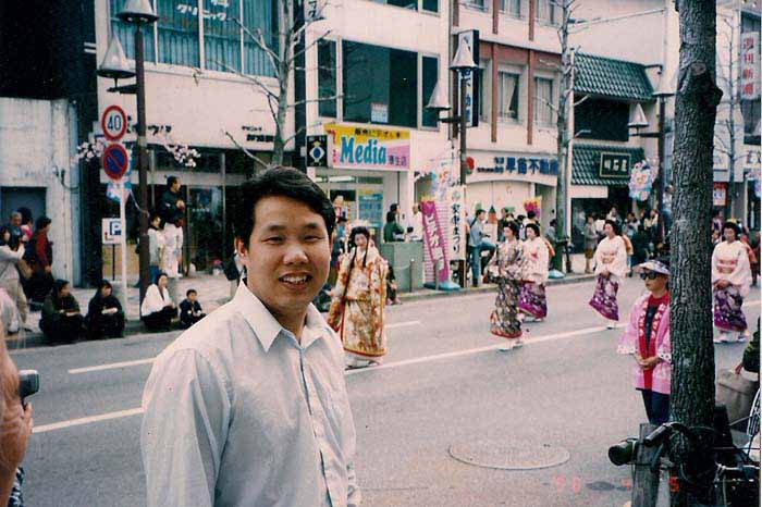 1998年公司总经理邵仙墙在日本学习期间参加庆典活动
